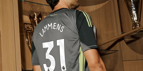 拉门斯穿曼联31号球衣原因曝光，致敬前辈！经纪人长相让球迷爆笑